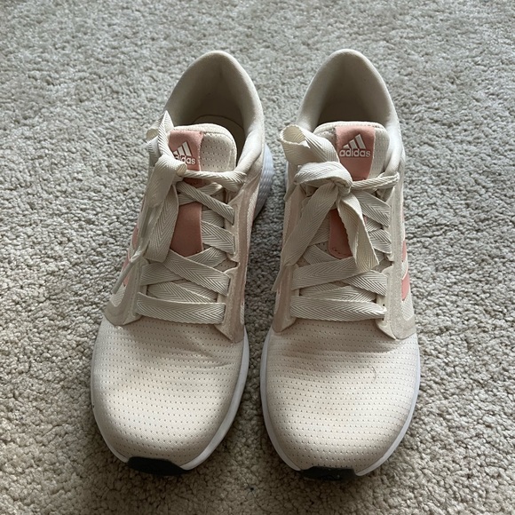 Adidas tennis shoes - Picture 4 of 4